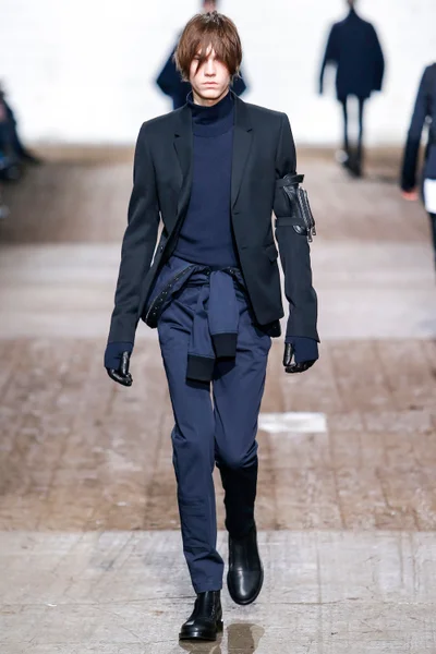Look 7